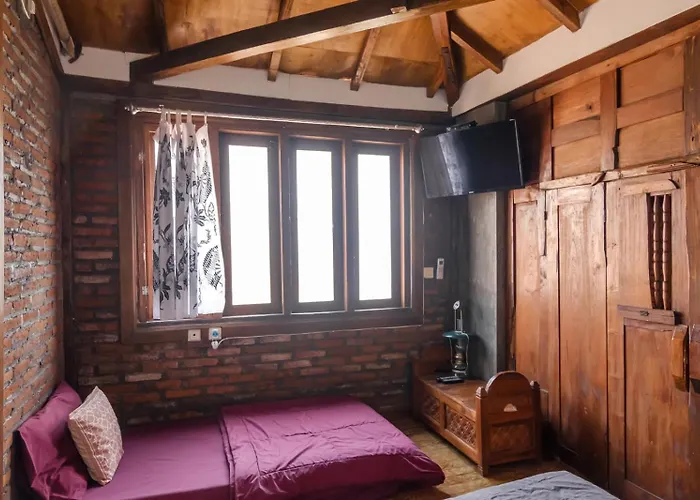 Twospaces Living At Bunga Desa, *