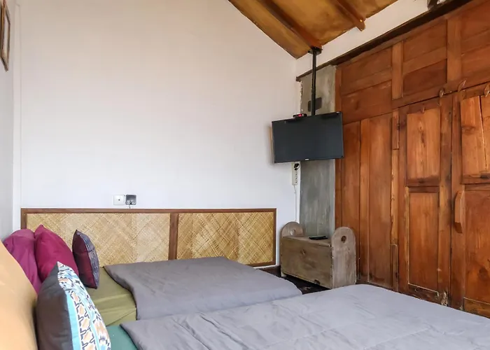 Twospaces Living At Bunga Desa, Gasthuis