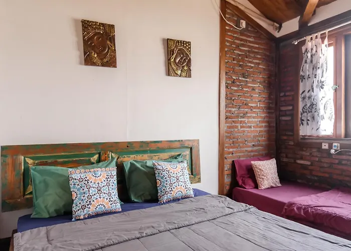 Twospaces Living At Bunga Desa, *