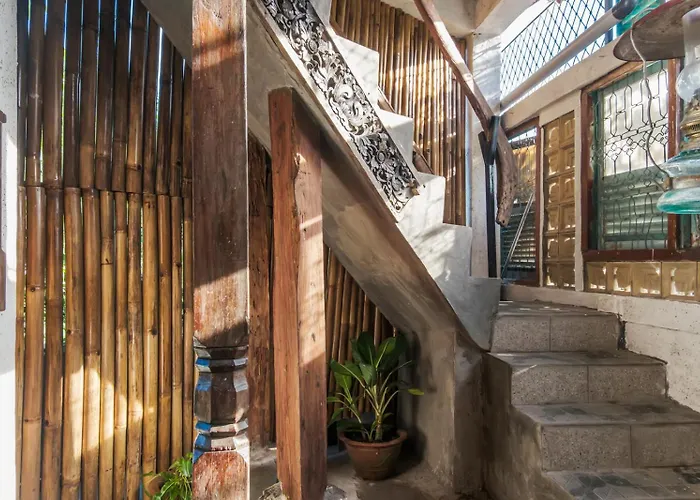 Twospaces Living At Bunga Desa, Gasthuis